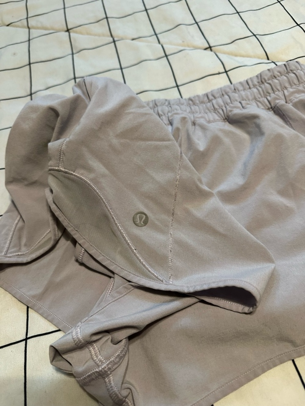 Lululemon Hotty Hot Short - Picture 4 of 5